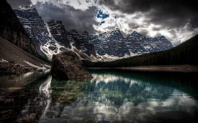 Ледниковое озеро Морейн в Канаде, фотография