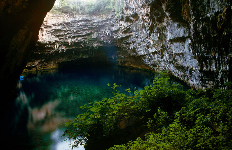Пещерное озеро Мелиссани в Греции, фотография