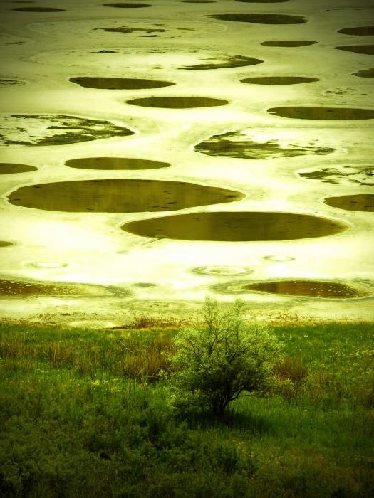 Пятнистое озеро Клилук, фотография