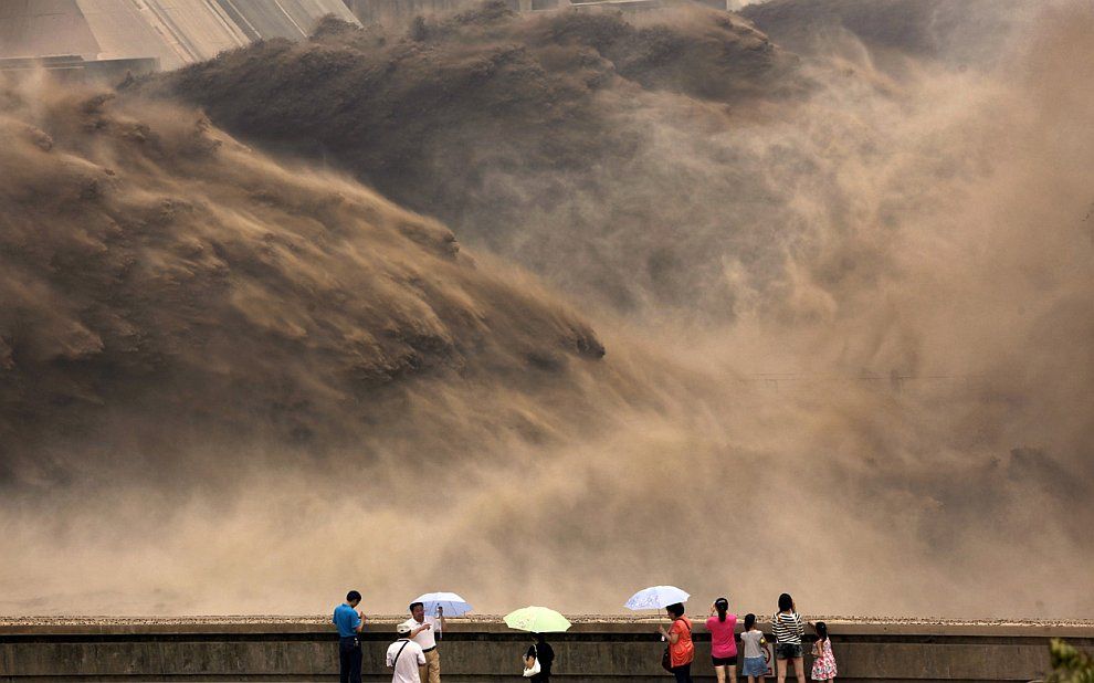 Грандиозное зрелище на реке Хуанхэ, фотография