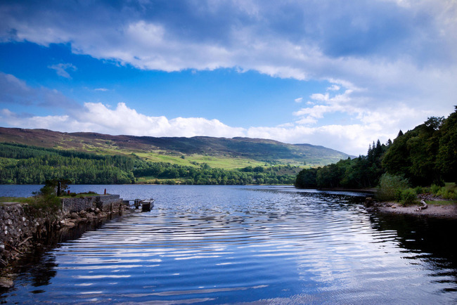 Озеро Лох-Несс в Шотландии, фотография
