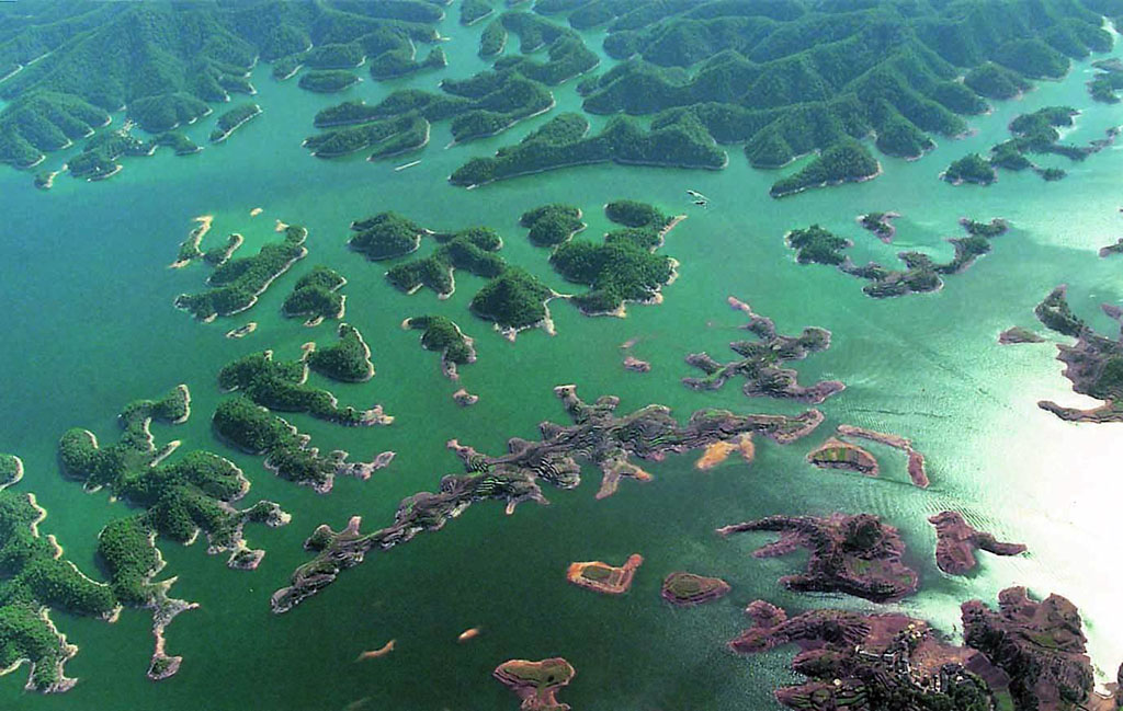 Цяньдаоху – озеро тысячи островов, фотография