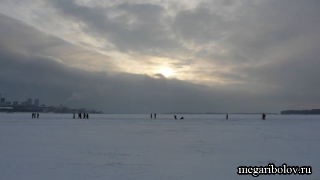 75-летний рыбак более получаса провел в ледяной Волге