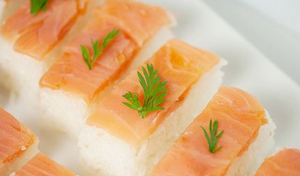 Фотография «Суши осидзуси с копченым лососем»