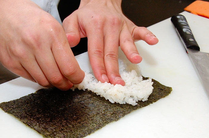Фотография «Технология приготовления темаки-суши» шаг 1